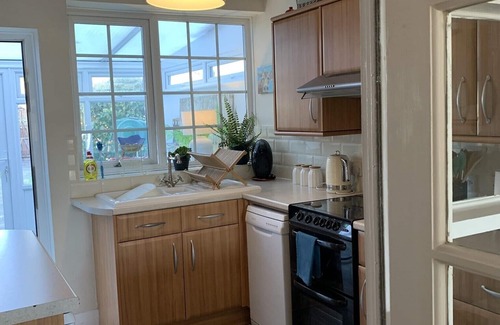 New Forest District Cottage | Charming Cottage Retreat in New Forest Near Scenic Beaches
