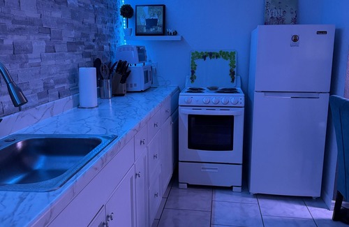 Warm Mineral Springs Apartment | Cozy Studio Near Warm Mineral Springs with Ocean Views
