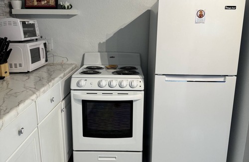 Warm Mineral Springs Apartment | Cozy Studio Near Warm Mineral Springs with Ocean Views