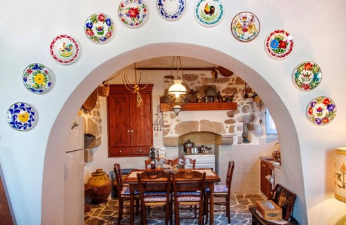 Nikia House | Charming Fully Equipped Traditional House for Family Retreats