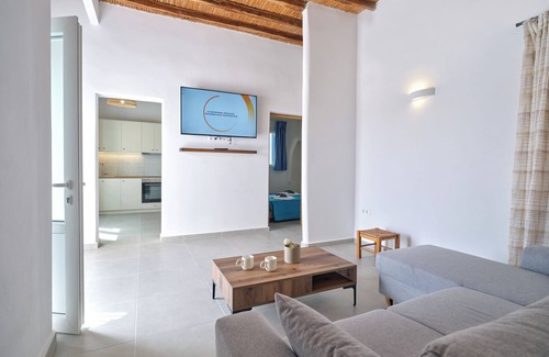 Lefkes House | A beautiful modern house, with equipped kitchen, 2 bedrooms and an amazing view