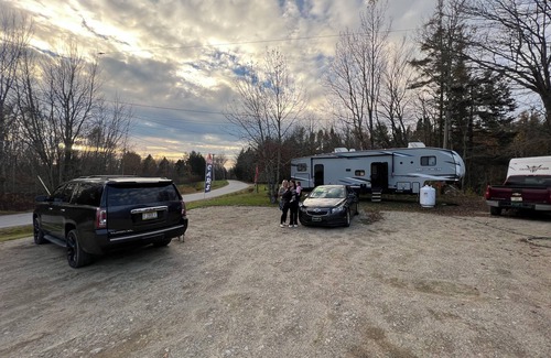 Milbridge RV Rental | Ideal Getaway: Pet-Friendly Retreat with Breakfast Included