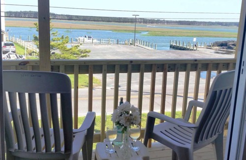 Chincoteague House | Escape to a Serene Retreat Overlooking Assateague Island