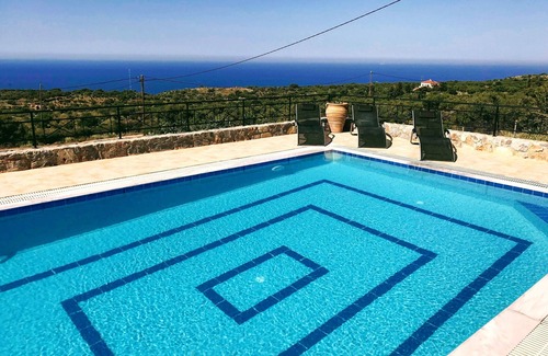 Apokoronas Villa | Idyllic Stone Villa with Private Pool and Ocean Views
