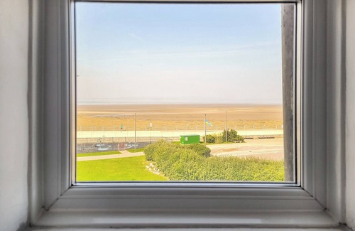 Morecambe Cottage | Elegant Two-Bedroom Apartment with Bay Views in Morecambe