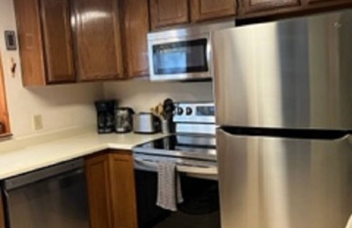 North Creek House | Elegant 2-Bedroom Retreat with Pool and Spa Amenities