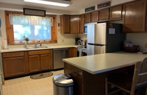 North Creek House | Elegant 2-Bedroom Retreat with Pool and Spa Amenities