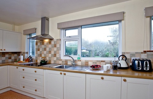 Osmington Mills Cottage | Refurbished Country House with Oceanfront Views & Pet Friendly