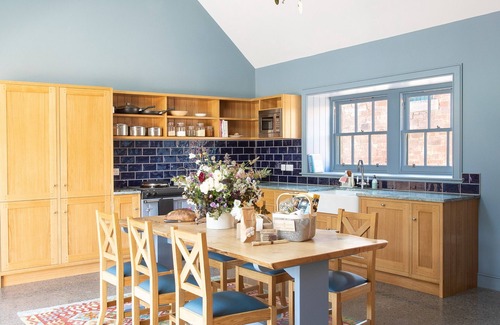Haddington Cottage | Idyllic Rural Retreat for Families with Pet-Friendly Amenities