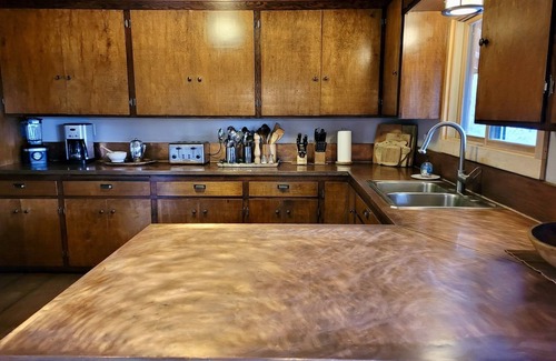 Winthrop House | Pet-Friendly Retreat at A Bend in The River Lodge
