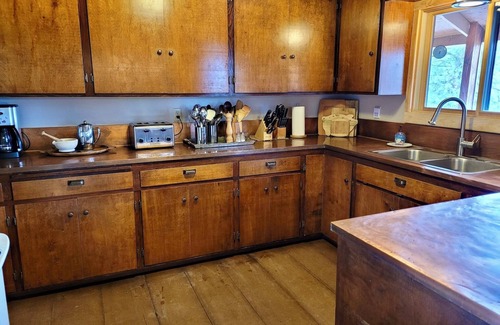 Winthrop House | A Bend in the River Lodge-2 Bedroom option, Dog Friendly, Close to Winthrop!