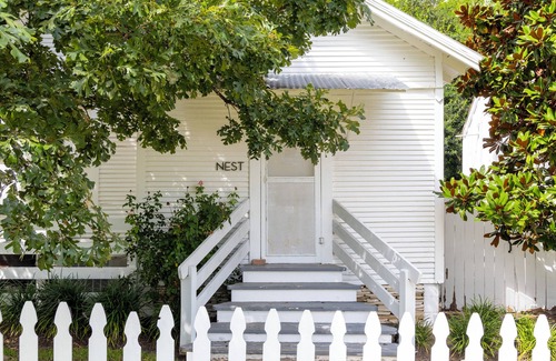 Round Top House | Cozy Retreat | Fire Pit & Steps to Shopping District!