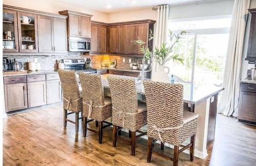 Morehead City House | Discover Historic Beaufort: Steps from the Dock & Pool Access
