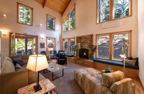 Yosemite West House | Discover A Blue Sky Lodge: Family-Friendly Getaway Awaits