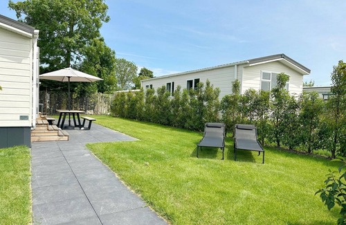 Municipality of Schagen House | Modern Chalet with Terrace, Free WIFI & Pet-Friendly Stay