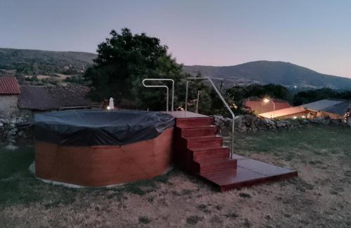 Castro Caldelas House | Discover A Brava: Guest Rated 9.6, Pet-Friendly Retreat