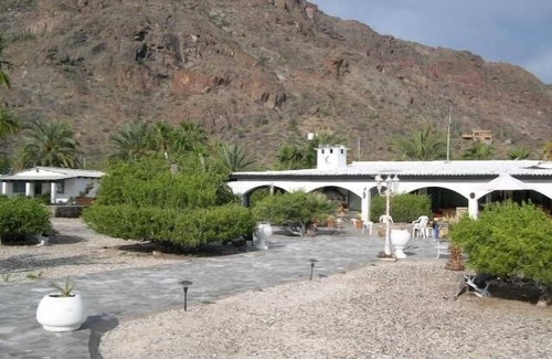 Mulege Villa | Coastal Retreat: Beachfront Villa with Breathtaking Views