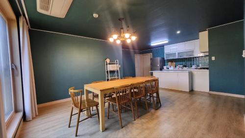 Unseo-dong House | A Bridge House 1-C