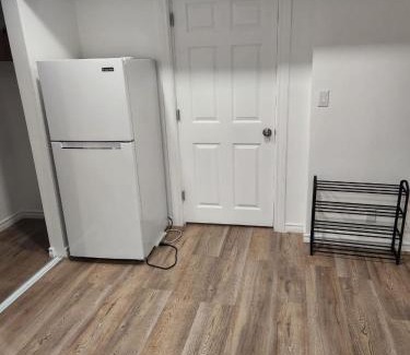 Ottawa Division Apartment | Cozy 1 Bedroom Basement Retreat for Your Perfect Stay