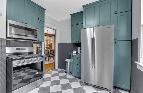 Front Park House | Discover a Buffalo Gem: Family-Friendly Stay in Elmwood