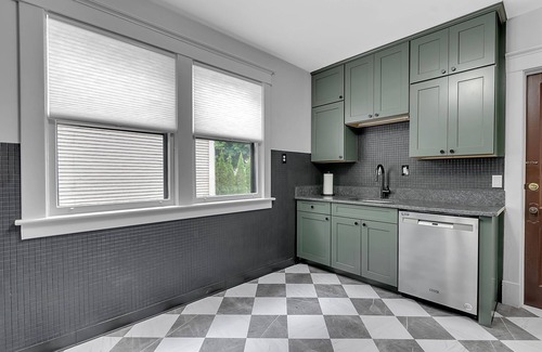 Front Park House | Discover a Buffalo Gem: Family-Friendly Stay in Elmwood