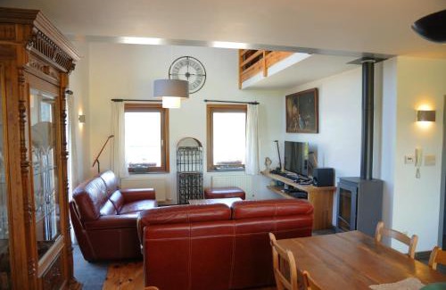 Bohon House | Convenient Stay at A côté de l'Epicerie - Pet Friendly