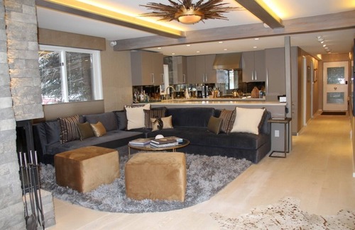 Aspen Condo | Exclusive 3 King Bedroom Retreat Steps from Lil Nell