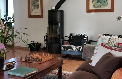 Domegliara Bed & Breakfast | Discover A Casa di Tom: Oceanfront Escape with Hot Tub