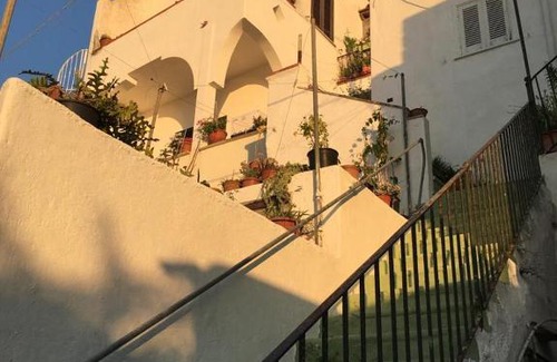 Succhivo Apartment | Pet-Friendly Retreat: A cas e Rosa with 9.7/10 Rating