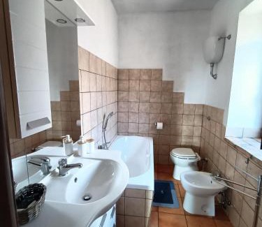 San Demetrio ne' Vestini Apartment | Family-Friendly Stay at A Casa dei Nonni - Guest Rated 9.8