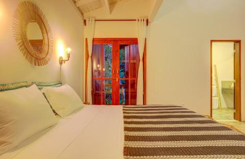 Itacare Hotel | Inviting A Casa de Gabriella: Oceanfront with Pool & Spa