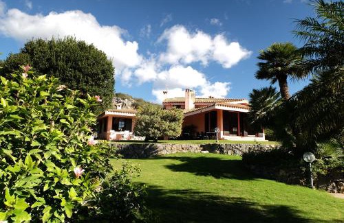 Carbonia Bed & Breakfast | Oceanfront Comfort at A Casa Di Angela B&B - 9.4/10 Rating