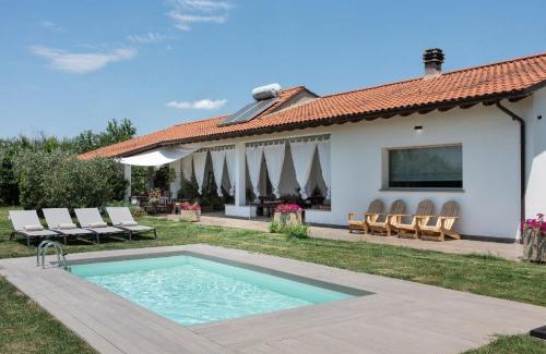 Puliciano House | Private Pool Getaway for 4 in Beautiful Rigutino, Tuscany