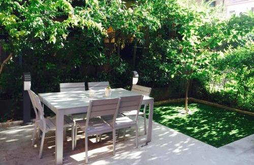 San Donato-San Vitale Apartment | Budget-Friendly Family Retreat at A casa di Esther