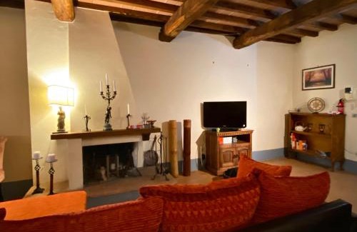 Tuoro sul Trasimeno Apartment | Experience A casa di Frà: 4-Star Pet & Child Friendly Stay