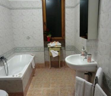 Castro Marina Bed & Breakfast | Pet-Friendly A Casa Di Giordy B&B - Guest Rated 9.8/10
