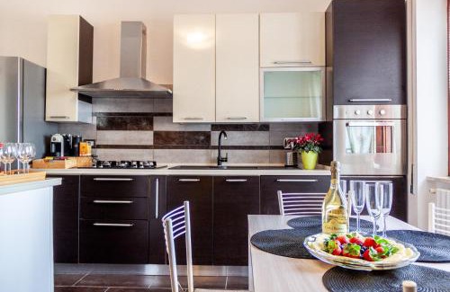 Frattocchie Apartment | A casa di Marco Guesthouse - Apt di Ciampino e stazione per Roma