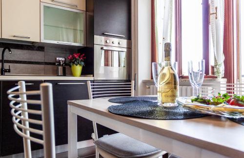 Frattocchie Apartment | A casa di Marco Guesthouse - Apt di Ciampino e stazione per Roma
