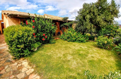 San Stefano House | Cozy A casa di Paola: Steps from the Ocean with Spa Access