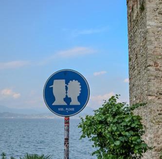 Sirmione Old Town Apartment | A Casa di Paola