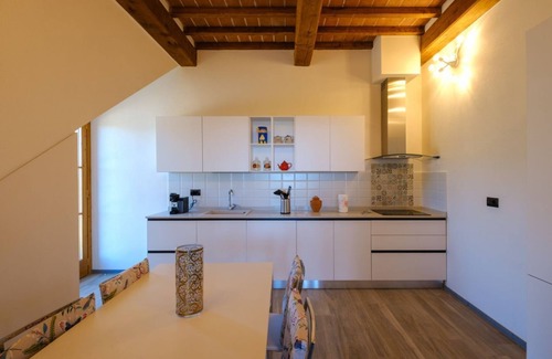 Vinci Villa | Experience A Casa di Patrizia: Panoramic Views & Pool Fun