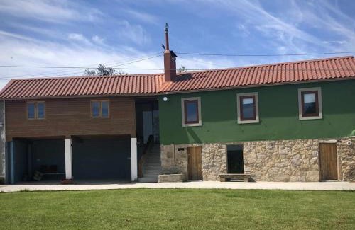 Outes House | Discover A Casa do Acivro: Family-Friendly Getaway