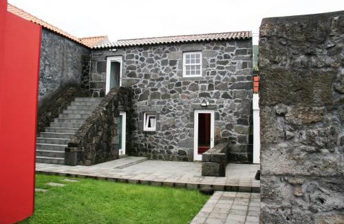 Sao Roque do Pico House | Discover A Casa do Ouvidor: Family-Friendly Ocean Views