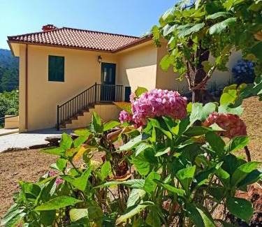 Vilarrube House | Discover A Casa do Porto Near Cedeira and Pantín Beach