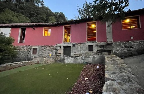 Chantada Apartment | Discover A Casa do Río: Pet-Friendly Retreat with Kitchen