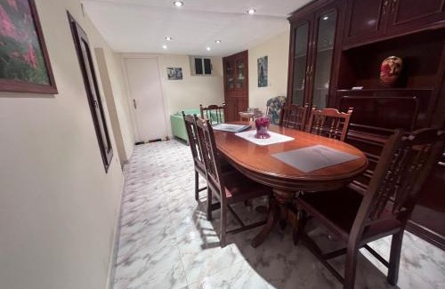 Carballeda de Valdeorras House | Experience A Casa do Teléfono: Pet & Child Friendly Retreat