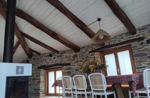 Arnado Ski Chalet | Welcome to A Casa Dos Ratos: Family-Friendly Getaway!