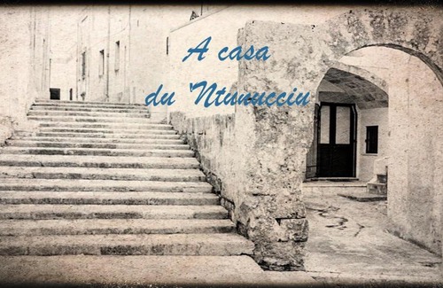 Specchia Historic Centre House | Discover A casa du 'Ntunucciu: Pet-Friendly Comfort