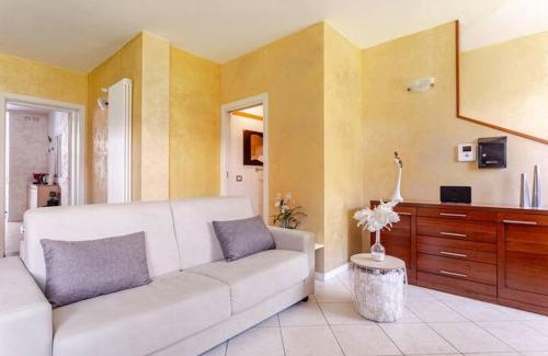 Rivabella Apartment | Pet-Friendly Appartamento Minerva with Hot Tub & High Rating