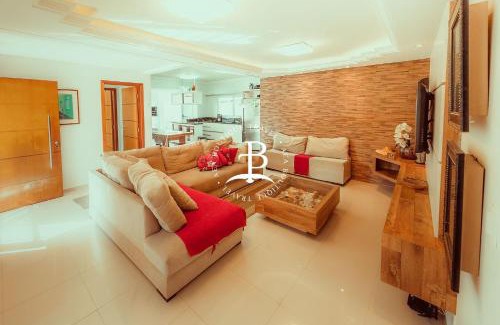 Governador Celso Ramos Villa | Discover A Casa Rosa: Your Pet-Friendly Vacation Retreat